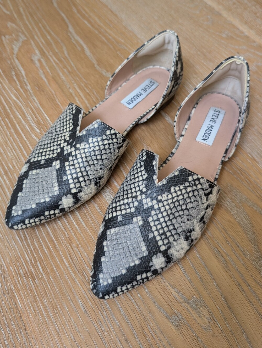 Steve Madden Darian snake skin flats